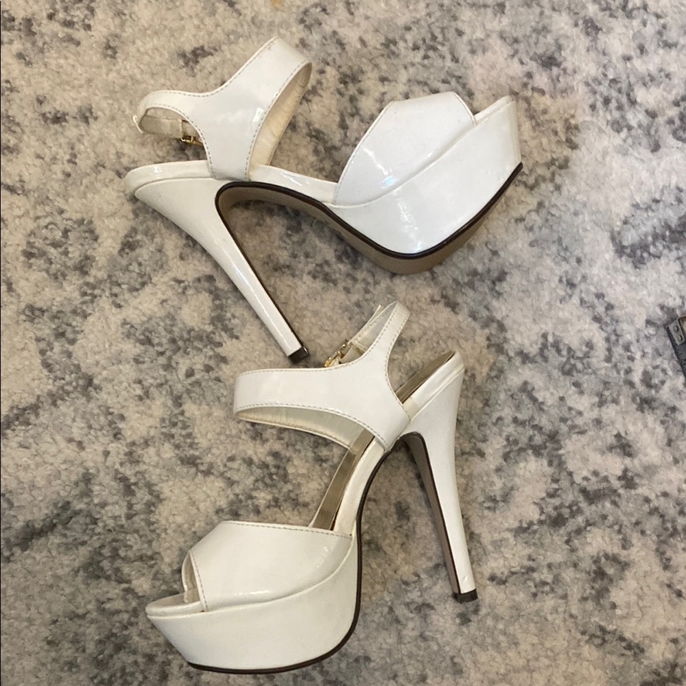 Heart in D White Platform High Heels